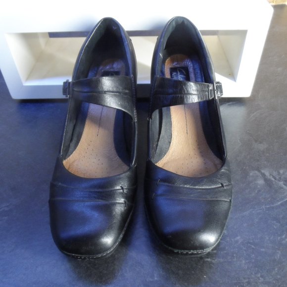EUC Clark Artisan Active Air Mary Jane - Size 8-1/2 M - Picture 3 of 7